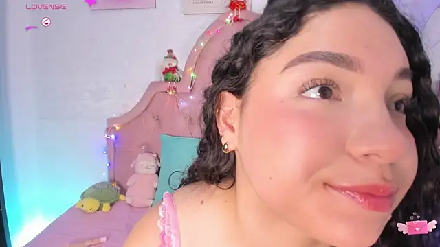 Snapshot of amandalee01 chatting on December 14, 7:40 pm amandalee01 online show from December 14, 7:40 pm