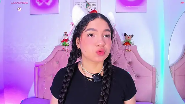 Snapshot of amandalee01 chatting on December 19, 2:02 pm amandalee01 online show from December 19, 2:02 pm