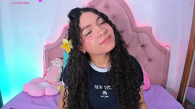 Snapshot of amandalee01 chatting on January 18, 8:23 pm amandalee01 online show from January 18, 8:23 pm