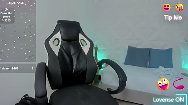 stephanya  online show from February 18, 6:26 am