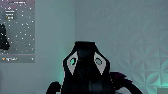 stephanya  online show from March 19, 10:20 pm