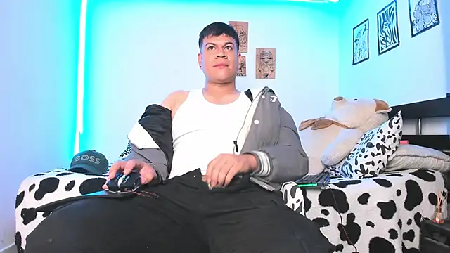 Nicolaskoling online show from December 15, 3:45 am