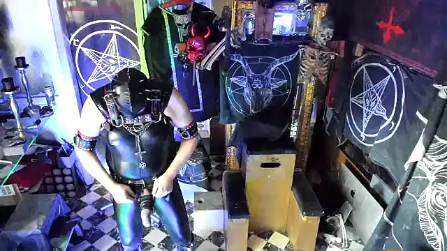 Snapshot of BULGEDEMON chatting on November 3, 9:21 am BULGEDEMON online show from November 3, 9:21 am