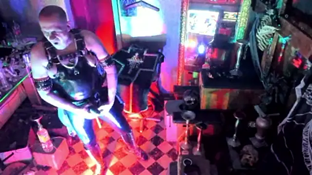 Snapshot of BULGEDEMON chatting on January 18, 7:50 pm BULGEDEMON online show from January 18, 7:50 pm