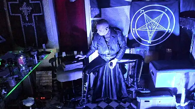 Snapshot of BULGEDEMON chatting on March 4, 8:26 pm BULGEDEMON online show from March 4, 8:26 pm