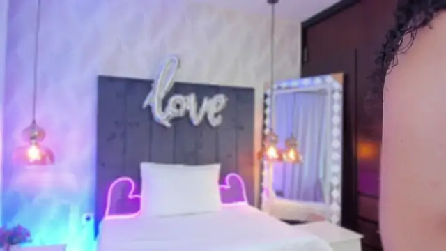 SHARONN     online show from February 17, 3:25 am