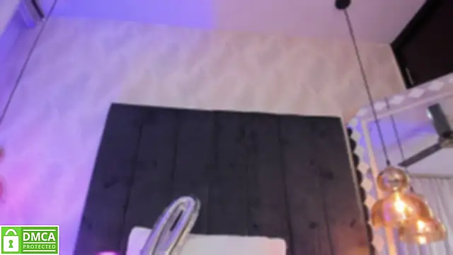 SHARONN     online show from March 17, 6:18 am