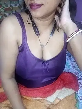 Sexy Mona Bhabhi online show from December 5, 6:04 pm