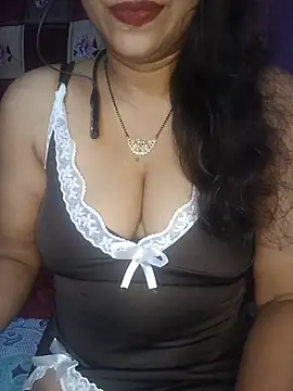 Snapshot of Sexy_Mona_Bhabhi chatting on June 27, 6:13 pm Sexy Mona Bhabhi online show from June 27, 6:13 pm