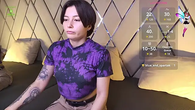 Snapshot of Ishtar_Divine chatting on October 15, 4:23 am Ishtar Divine online show from October 15, 4:23 am