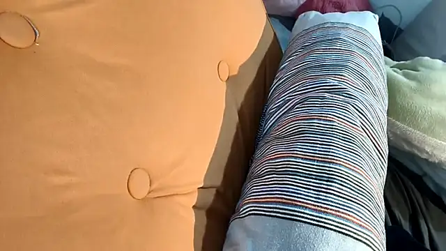 Weiwei5200 online show from February 8, 11:30 pm