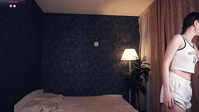 MoiraHavins online show from November 26, 5:08 am