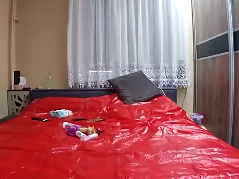 Snapshot of KOMANDOS74 chatting on September 11, 8:47 am KOMANDOS74 online show from September 11, 8:47 am