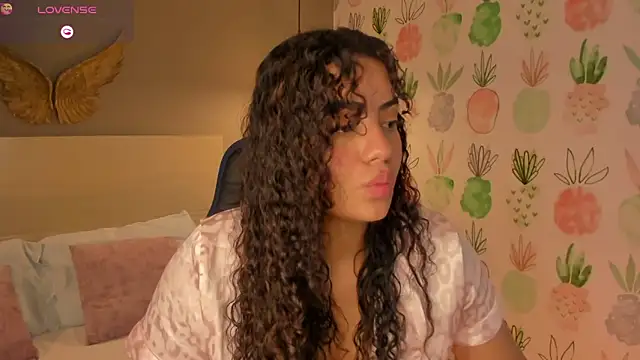 Snapshot of yaya23x chatting on February 4, 2:34 pm yaya23x online show from February 4, 2:34 pm