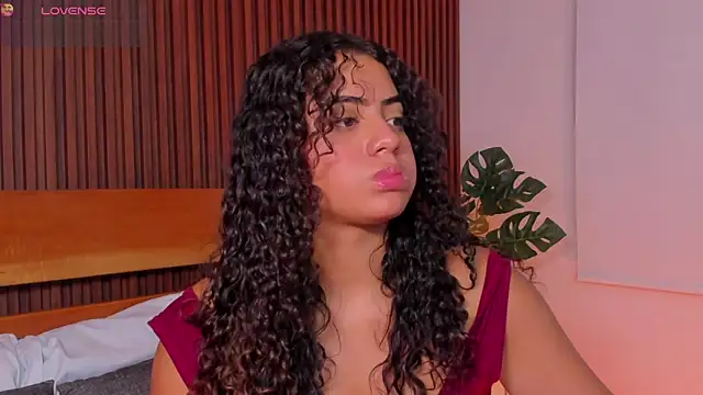 Snapshot of yaya23x chatting on February 12, 2:23 pm yaya23x online show from February 12, 2:23 pm