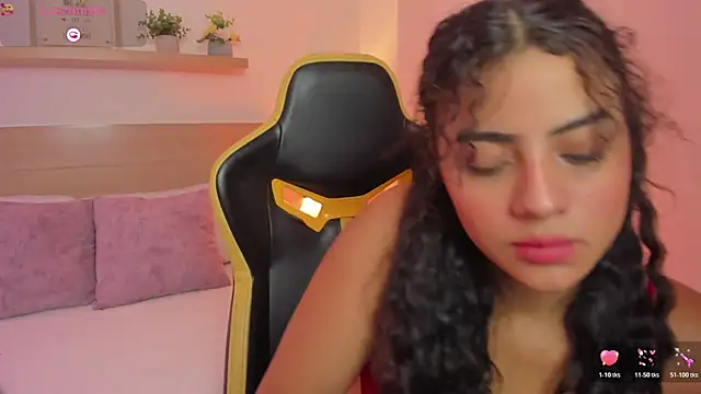 Snapshot of yaya23x chatting on February 14, 2:03 pm yaya23x online show from February 14, 2:03 pm