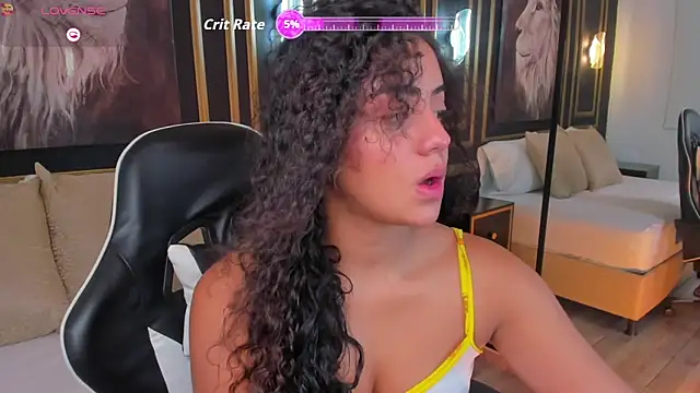 Snapshot of yaya23x chatting on February 19, 2:35 pm yaya23x online show from February 19, 2:35 pm