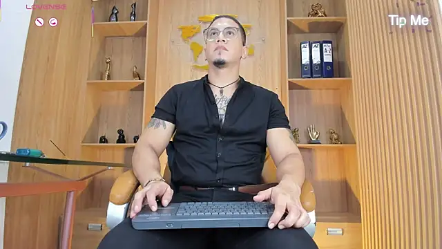 JoshMillerr  online show from June 1, 7:26 pm