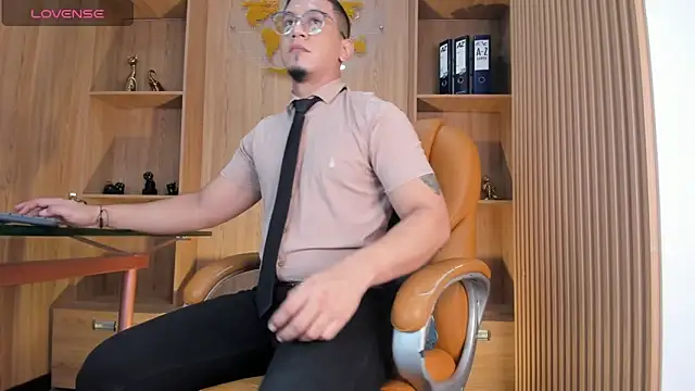 JoshMillerr  online show from June 10, 3:55 pm