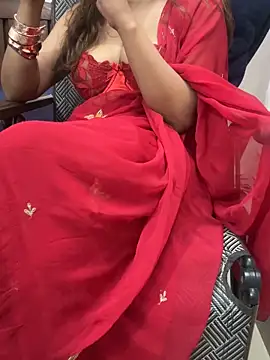 Snapshot of HoneyBearCpl chatting on March 15, 3:40 pm HoneyBearCpl online show from March 15, 3:40 pm