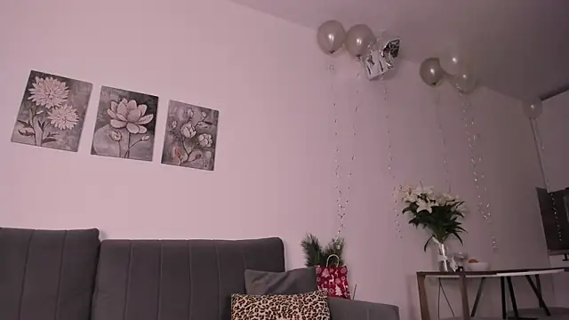 naomi asian online show from January 10, 11:23 am