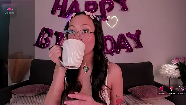 naomi asian online show from April 11, 5:23 am