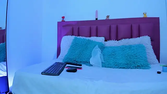 luna kyong online show from December 12, 4:21 pm