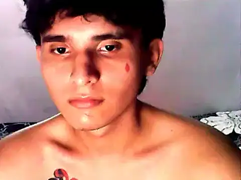 Snapshot of Charley_quin chatting on February 1, 2:37 am Charley quin online show from February 1, 2:37 am
