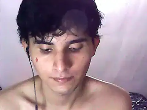 Snapshot of Charley_quin chatting on February 20, 11:43 pm Charley quin online show from February 20, 11:43 pm