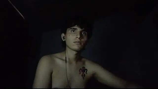Snapshot of Charley_quin chatting on March 6, 2:41 am Charley quin online show from March 6, 2:41 am
