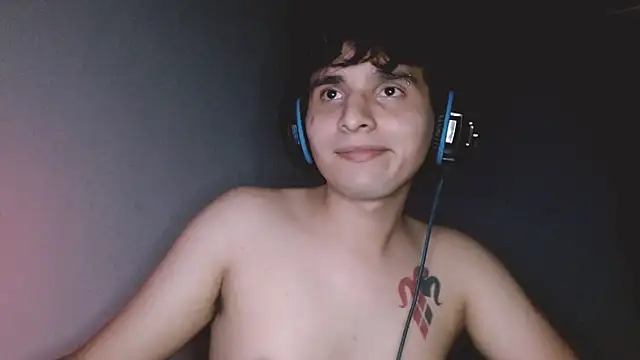 Snapshot of Charley_quin chatting on October 20, 3:29 am Charley quin online show from October 20, 3:29 am