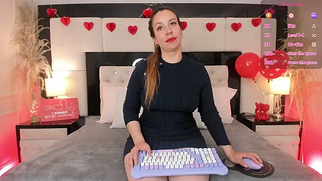 CarlaRossi  online show from February 17, 7:42 pm