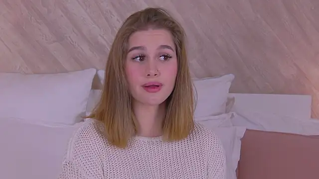 EllieHayes online show from December 16, 3:54 pm