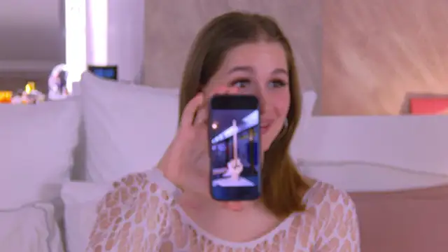 EllieHayes online show from March 12, 9:03 pm