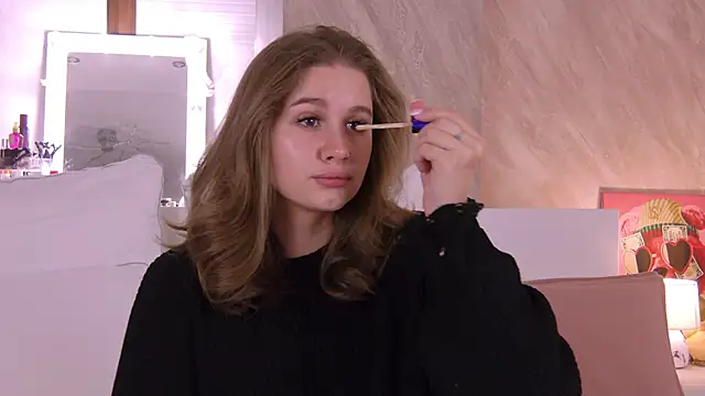 EllieHayes online show from October 5, 4:38 pm