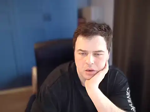 CuteMan33 online show from March 9, 12:20 pm