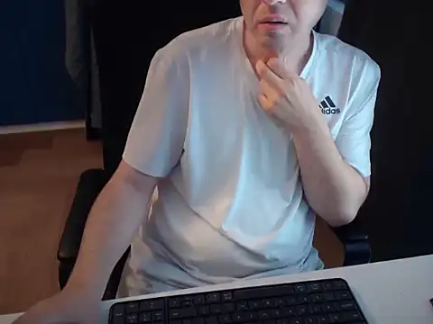 CuteMan33 online show from July 10, 3:03 pm