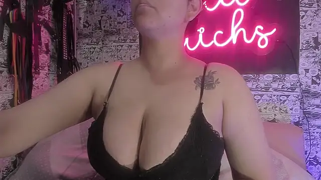 Snapshot of lilit_fetichs chatting on September 27, 11:10 pm lilit fetichs online show from September 27, 11:10 pm