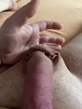 Snapshot of EhemannTotti chatting on September 25, 9:13 am EhemannTotti online show from September 25, 9:13 am