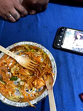 Snapshot of United3 chatting on November 16, 8:31 am United3 online show from November 16, 8:31 am