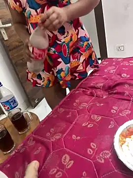 United3 online show from April 1, 6:27 pm