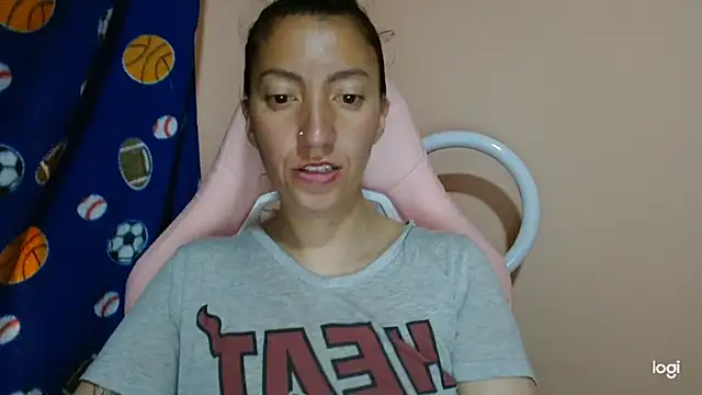 Snapshot of kaybabyhot chatting on May 2, 7:19 pm kaybabyhot online show from May 2, 7:19 pm