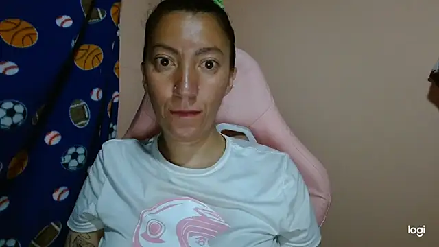 Snapshot of kaybabyhot chatting on May 22, 12:44 pm kaybabyhot online show from May 22, 12:44 pm