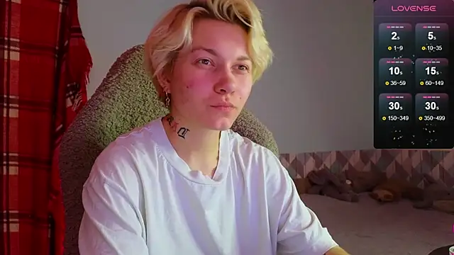 esajukyy online show from February 12, 3:49 pm