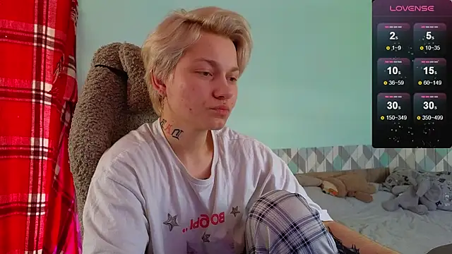 esajukyy online show from March 13, 4:38 am