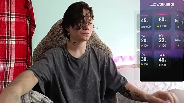 esajukyy online show from October 18, 8:15 am