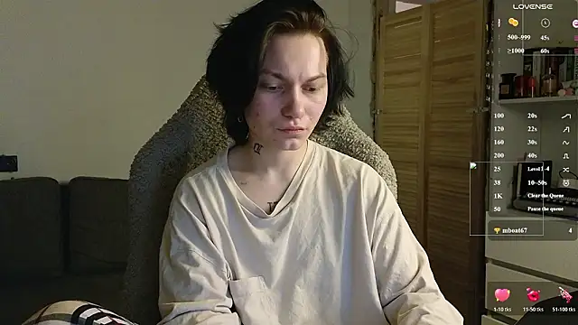 esajukyy online show from February 24, 3:21 pm