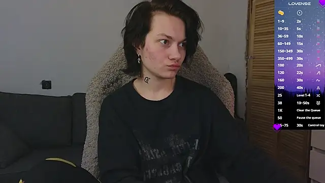 esajukyy online show from April 11, 1:04 pm