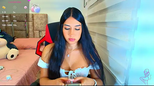 sexysaradoll online show from March 10, 10:45 pm