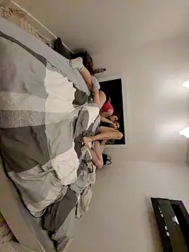 Snapshot of Llorey04 chatting on February 28, 11:45 pm Llorey04 online show from February 28, 11:45 pm